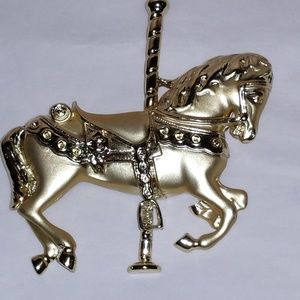 NWOT VERY LARGE CAROUSEL HORSE BROOCH